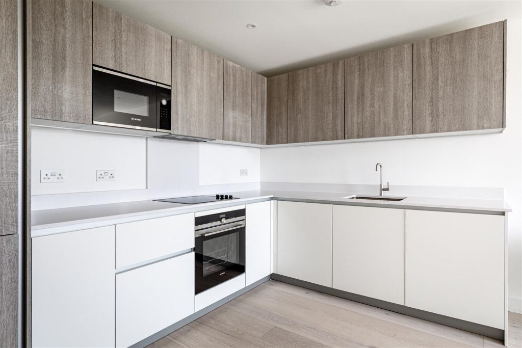 Flat Hofland Road in Greater London