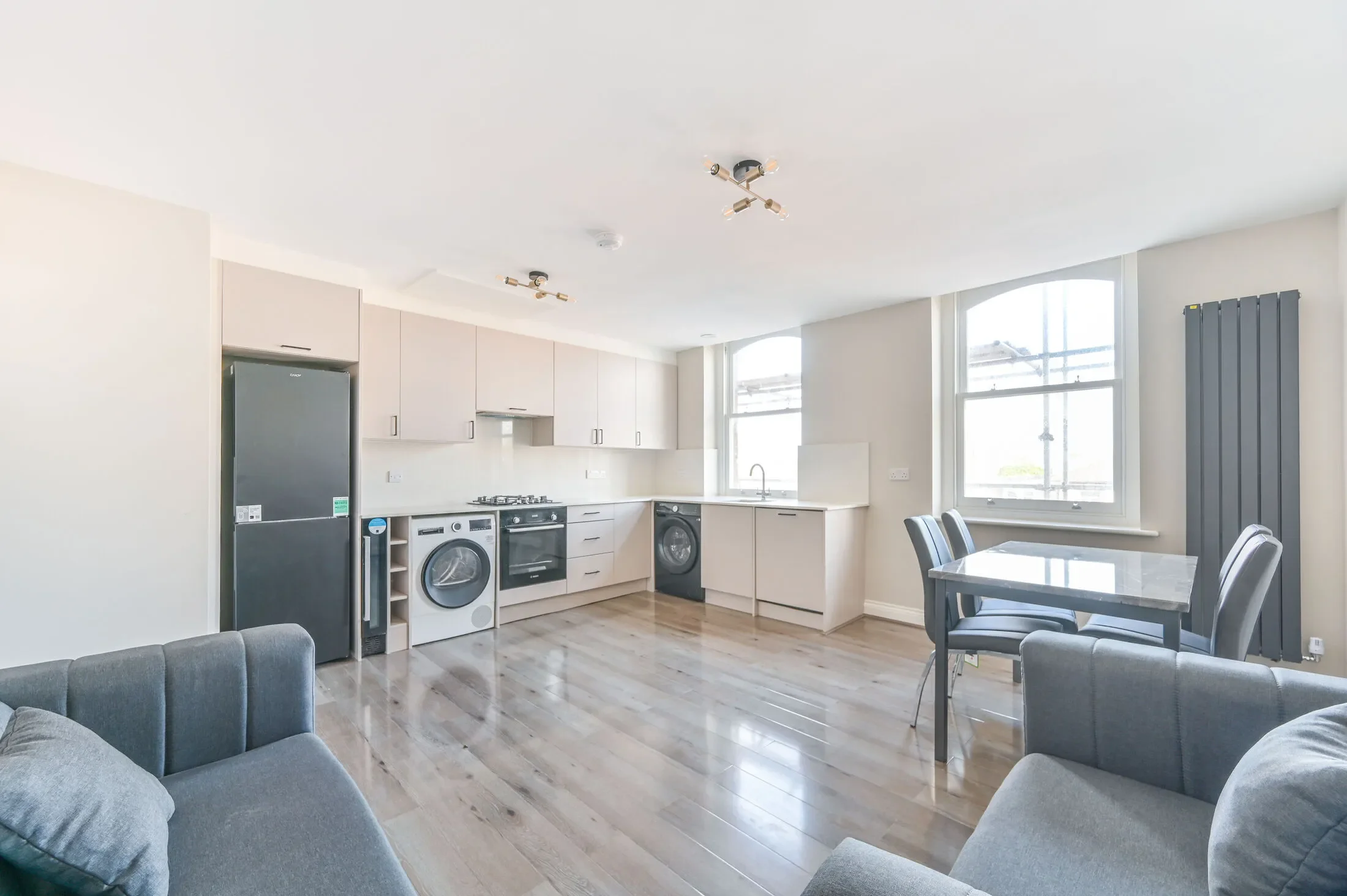Flat Devonport Road in Greater London