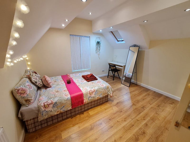 Flat Corkland Road in Manchester