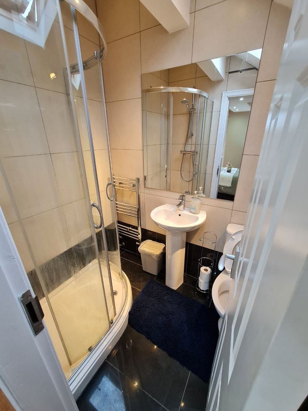 Flat Corkland Road in Manchester