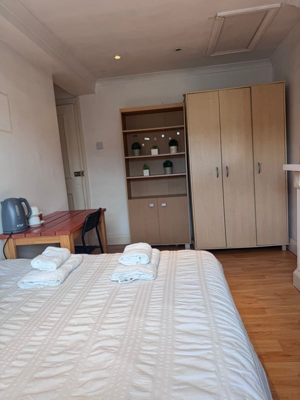 Room Kennington Lane in Greater London