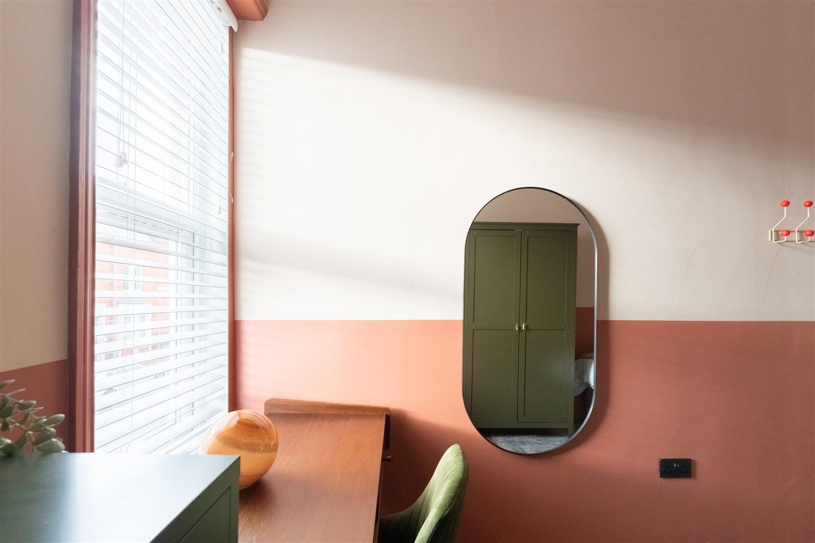 Room Wingrove Avenue in Newcastle upon Tyne