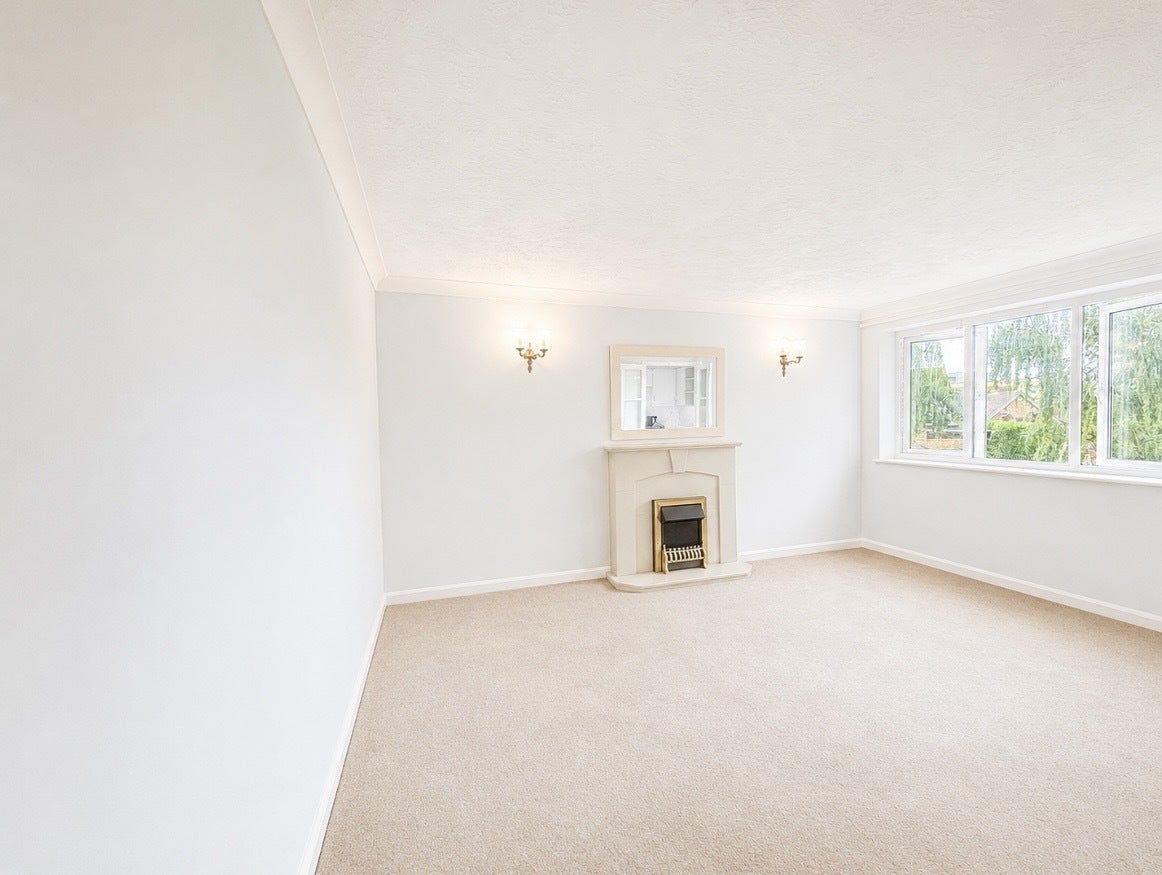 Flat Sudicamps Court in Waltham Abbey