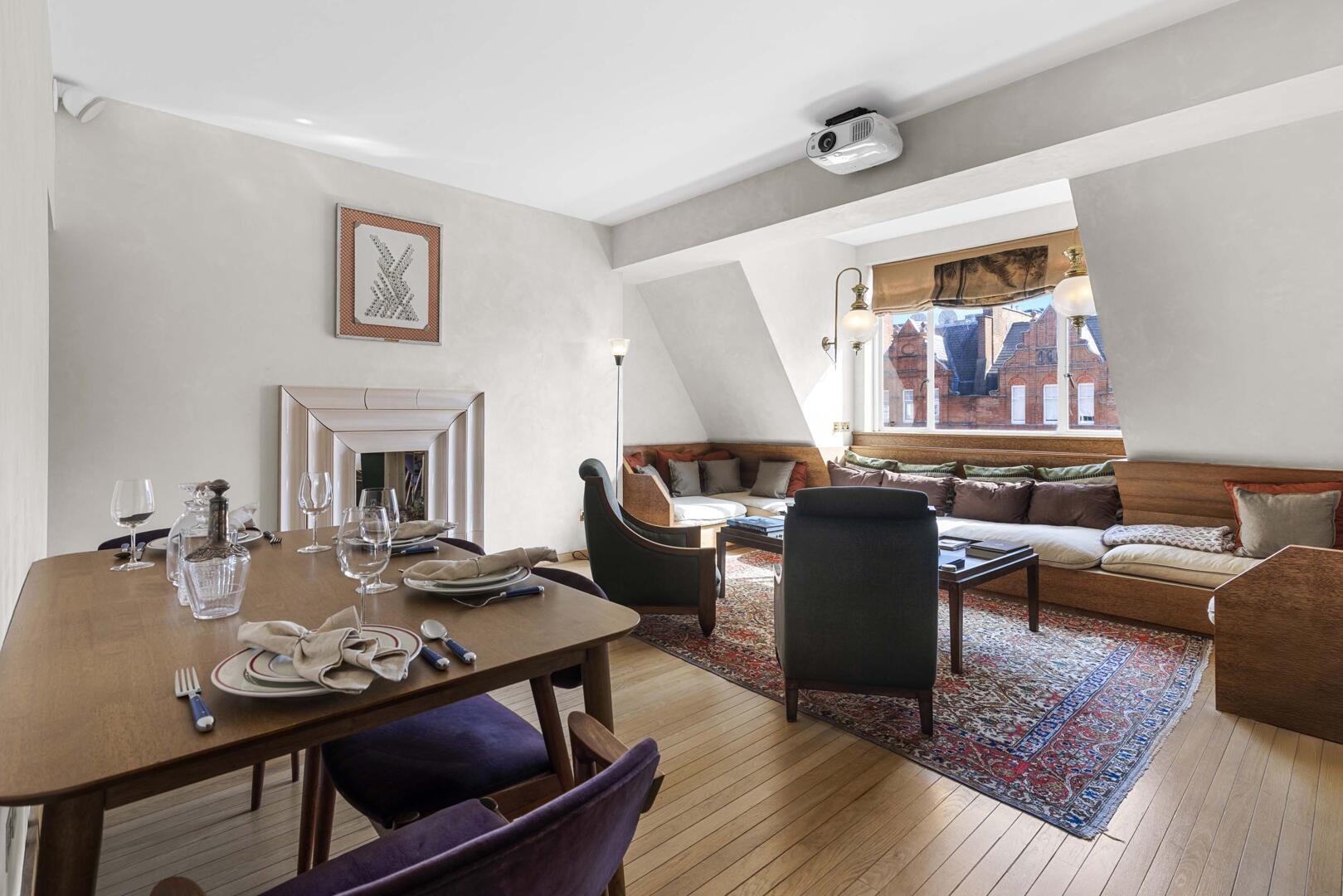 Flat Pont Street in Greater London