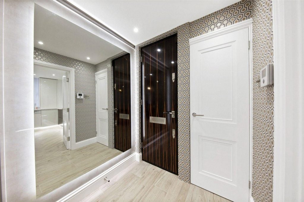 Flat Prince Albert Road in Greater London