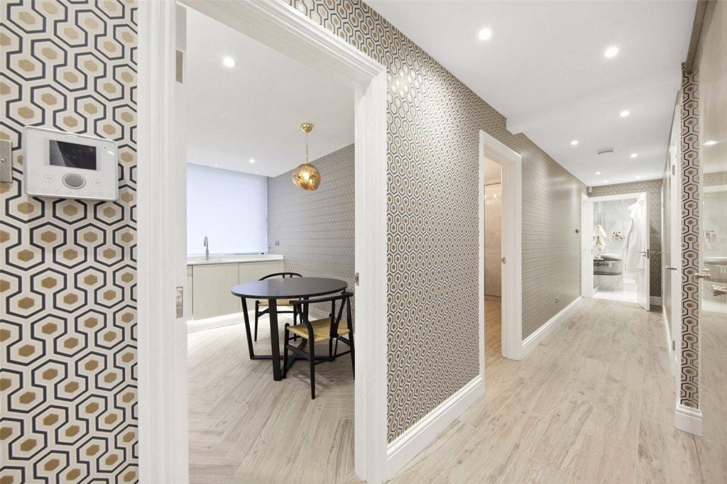 Flat Prince Albert Road in Greater London