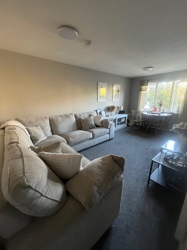 Room East Hill in Greater London