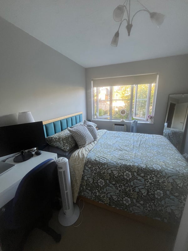 Room East Hill in Greater London
