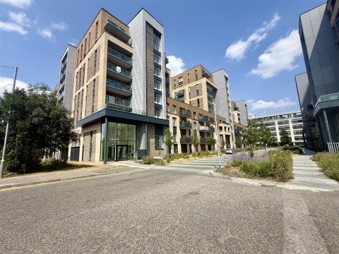 Flat Edinburgh Gate in Harlow