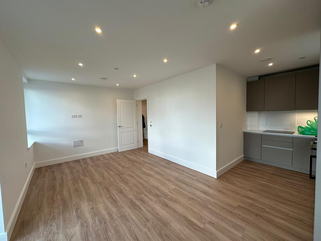 Flat Wiltshire Gardens in Greater London