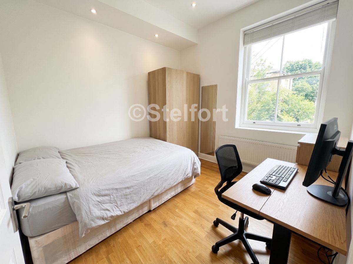Flat St John's Grove in Greater London