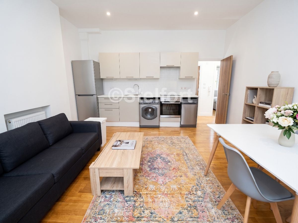 Flat St John's Grove in Greater London