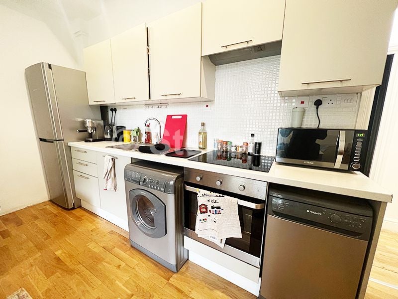 Flat St John's Grove in Greater London