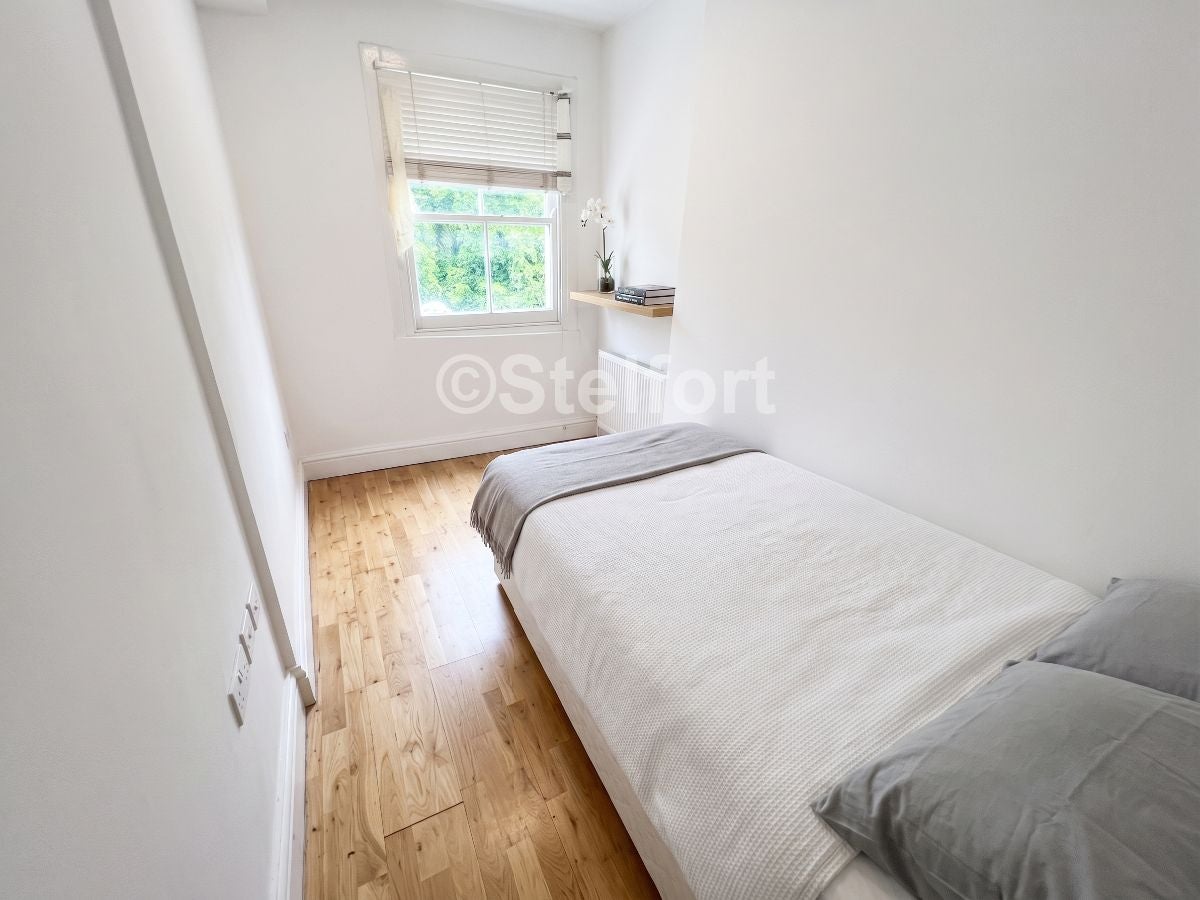 Flat St John's Grove in Greater London