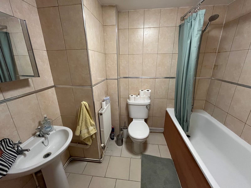 Room Stoke Newington Road in Greater London