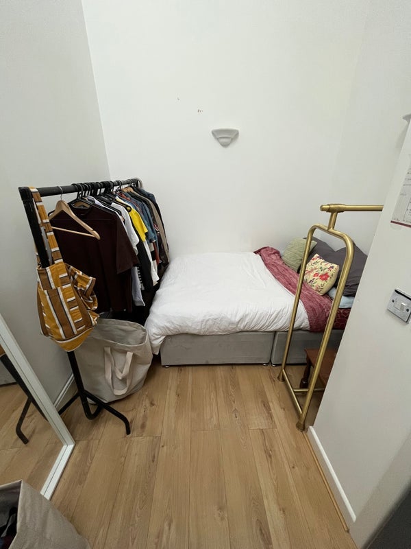 Room Stoke Newington Road in Greater London