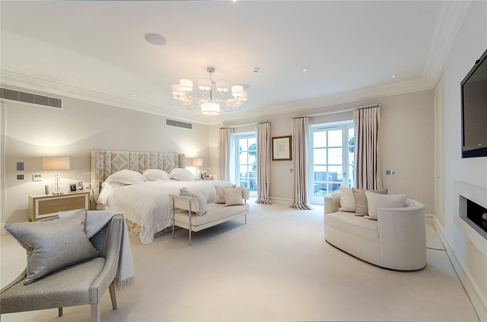 Flat Upper Grosvenor Street in City of Westminster