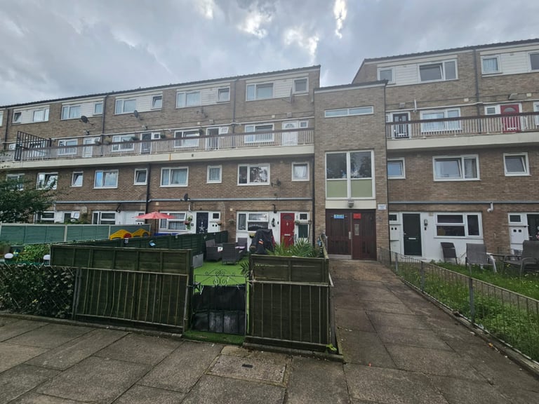 Flat Chatsworth Road in Greater London