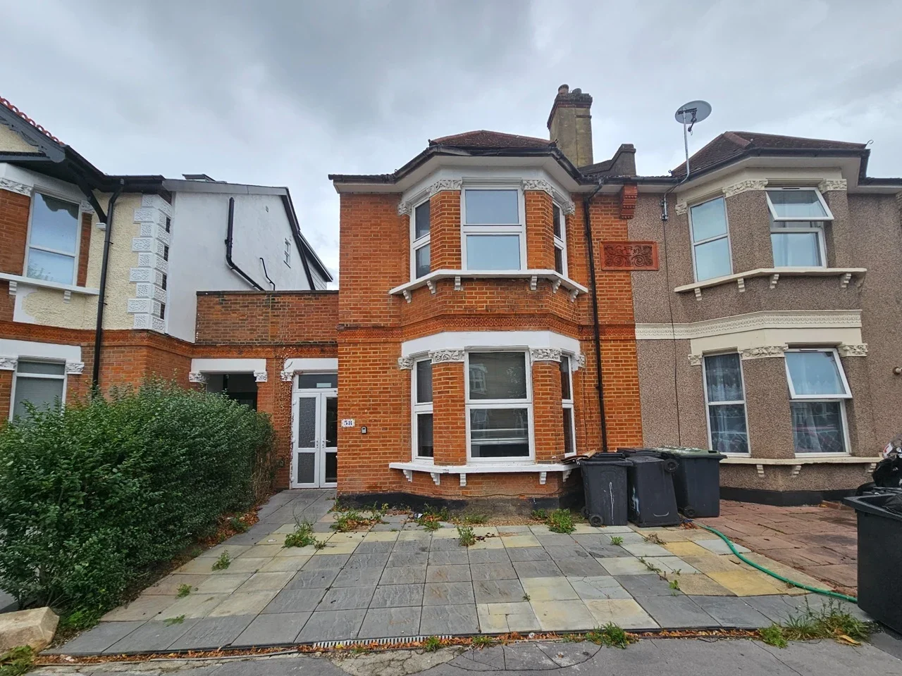 Flat Oakfield Road in Greater London