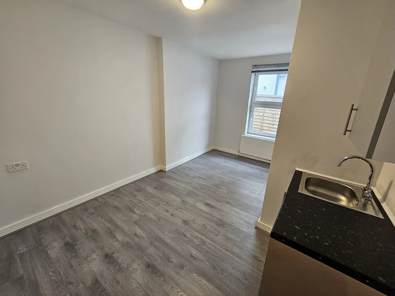 Flat Oakfield Road in Greater London
