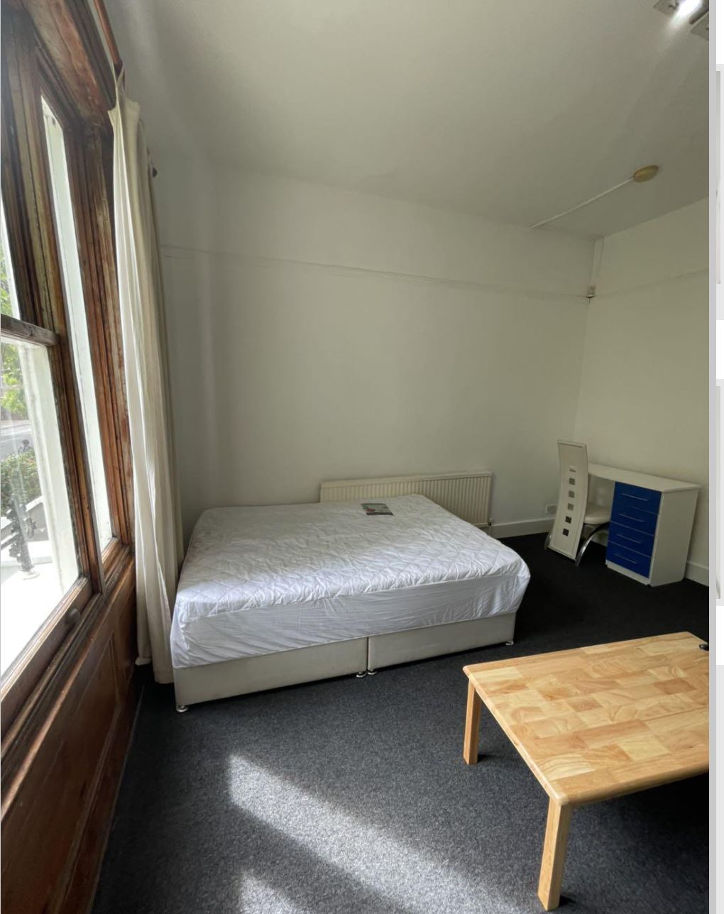 Flat Hungerford Road in Greater London