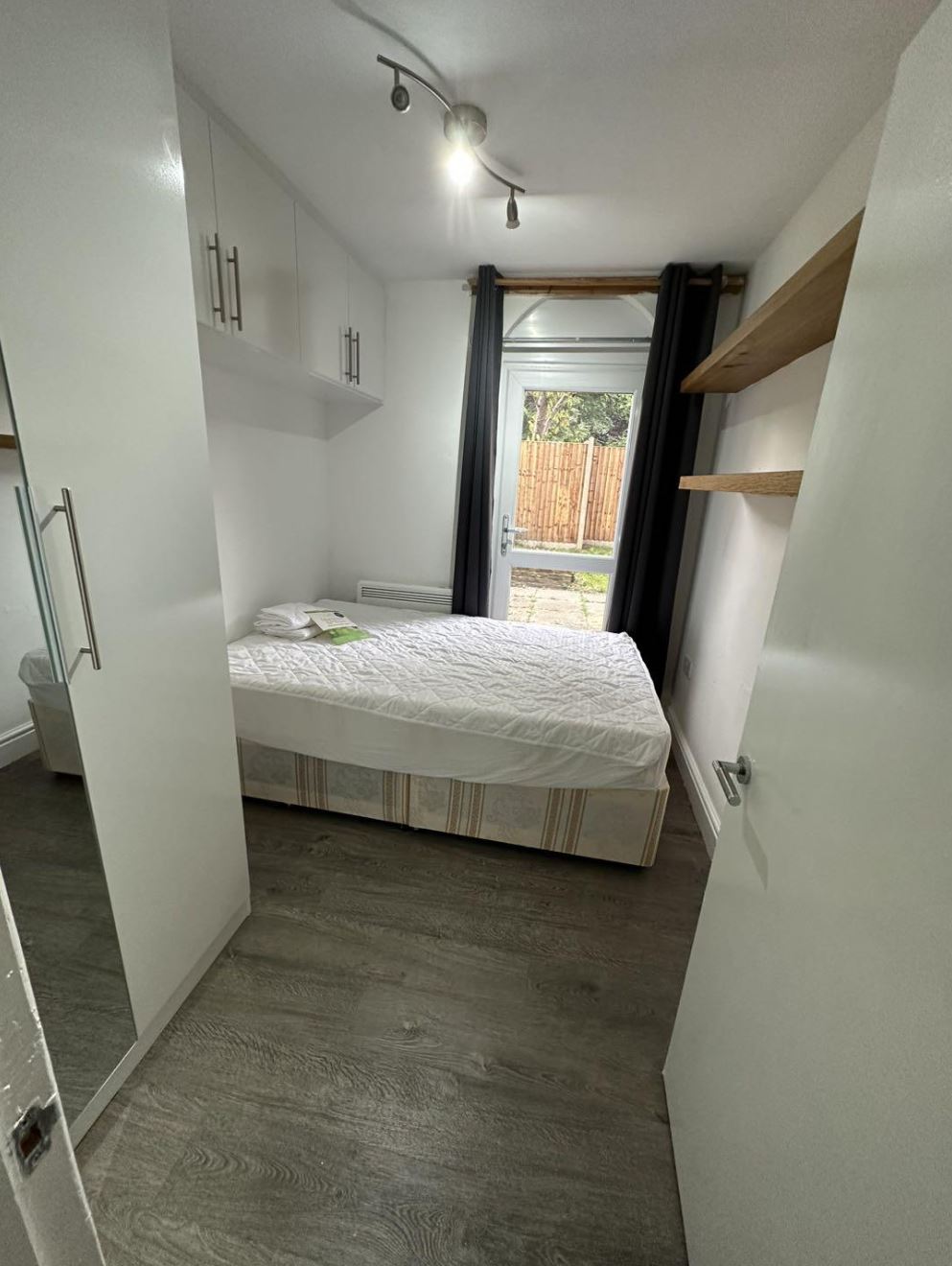 Flat Hungerford Road in Greater London