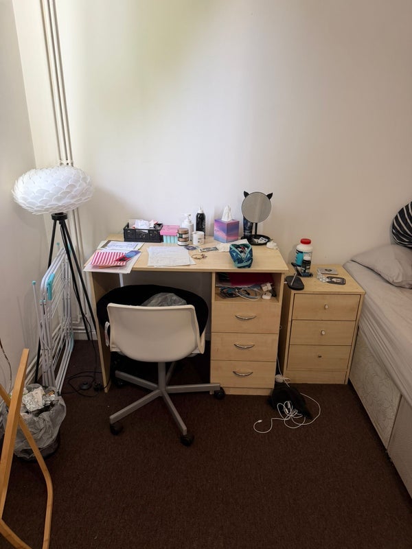 Room Hathway Walk in Bristol