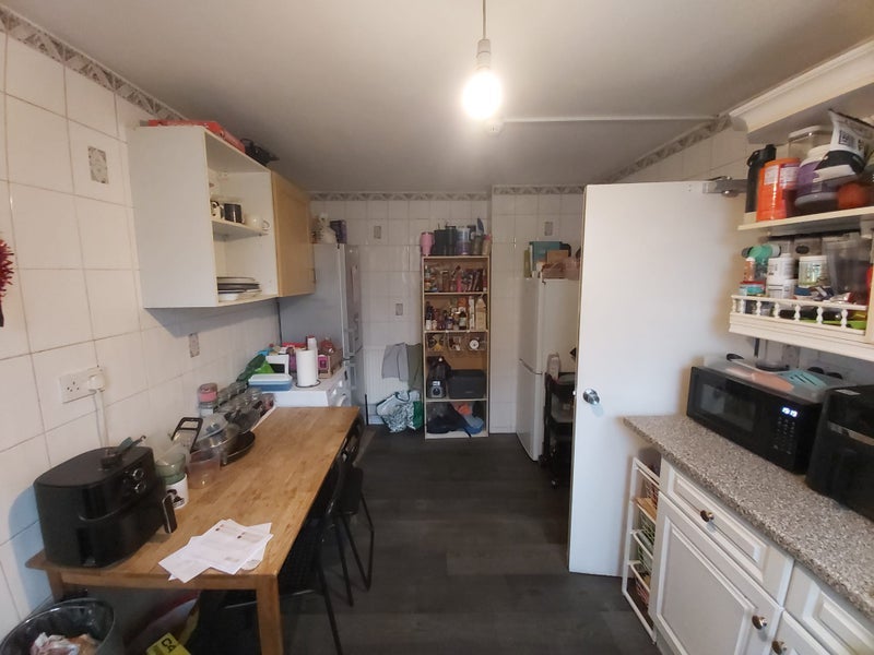 Room Hathway Walk in Bristol