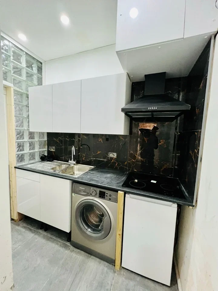 Flat Beverley Road in Greater London