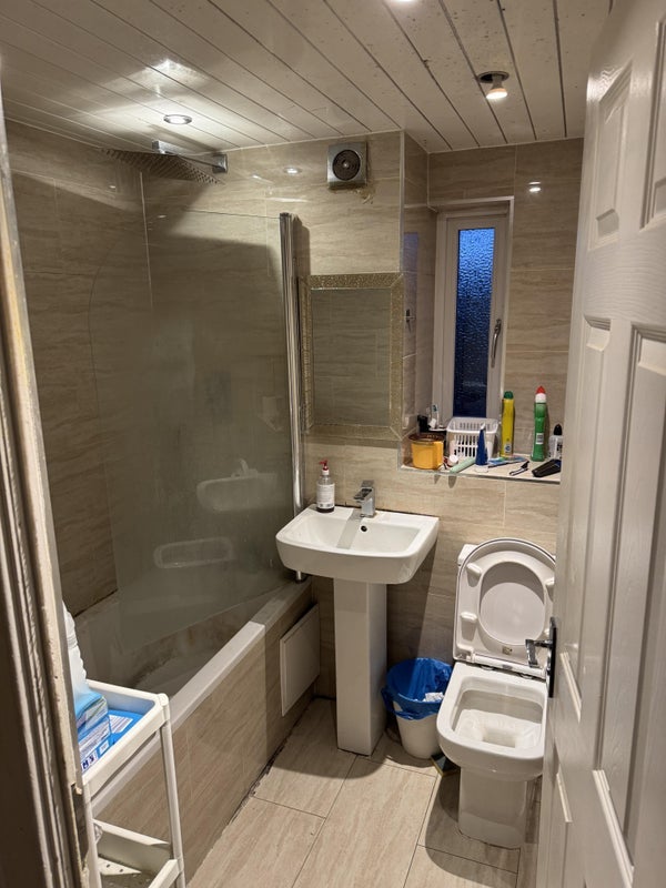 Room Fisher Court in Glasgow