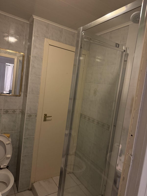 Room Fisher Court in Glasgow
