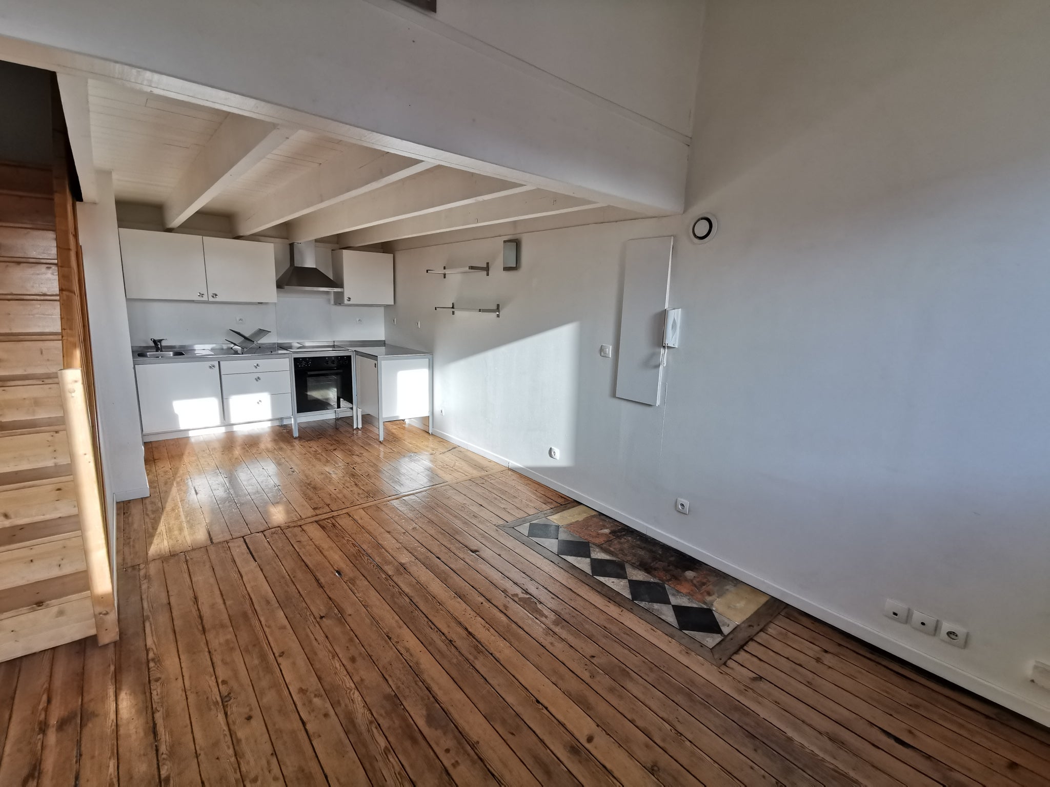 Flat Avenue de la Mission Haut-Brion in Talence