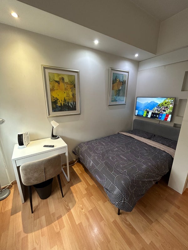 Room City Road in Greater London