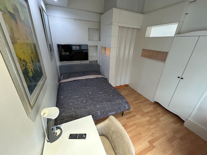 Room City Road in Greater London
