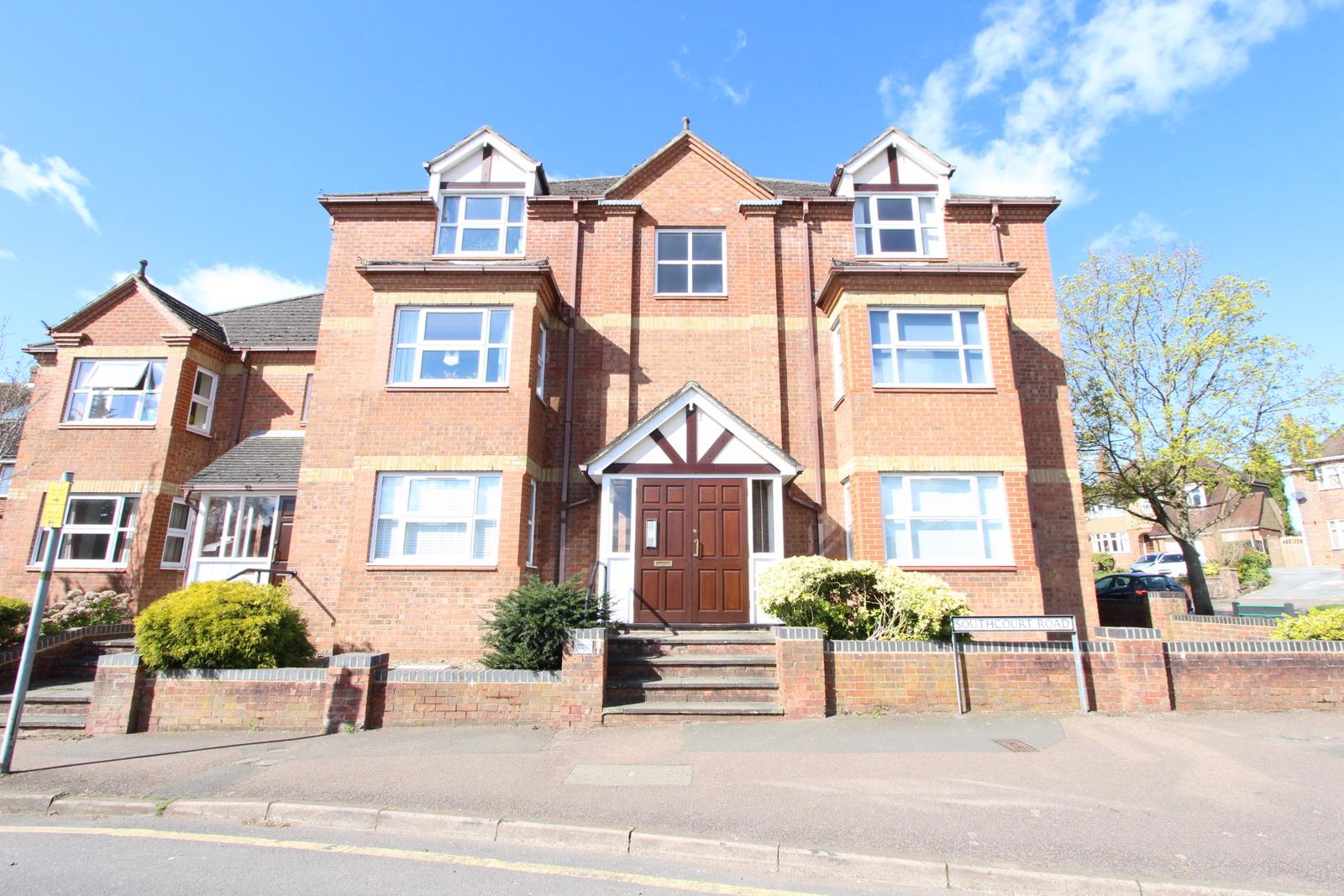 Flat Southcourt Road in Leighton Buzzard