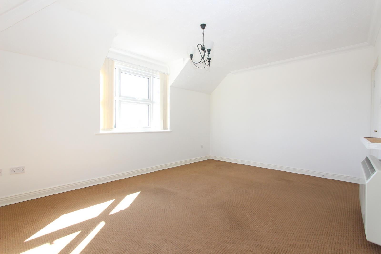 Flat Southcourt Road in Leighton Buzzard