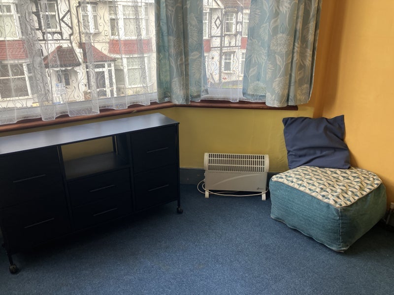 Room Melfort Road in Greater London