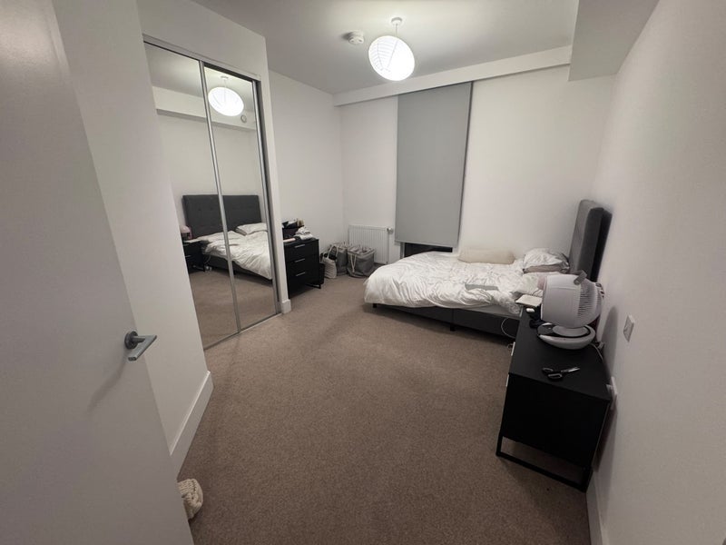 Flat Silvertown Way in Greater London