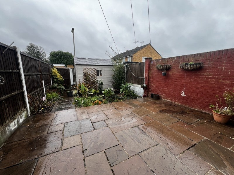 House Landon Way in Borough of Spelthorne