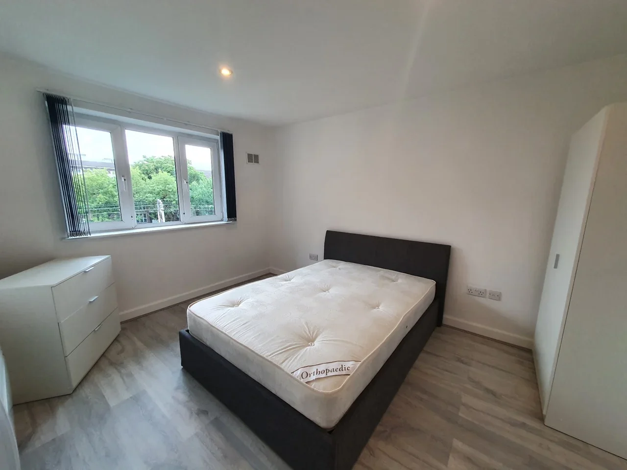 Flat Hereford Road in Greater London