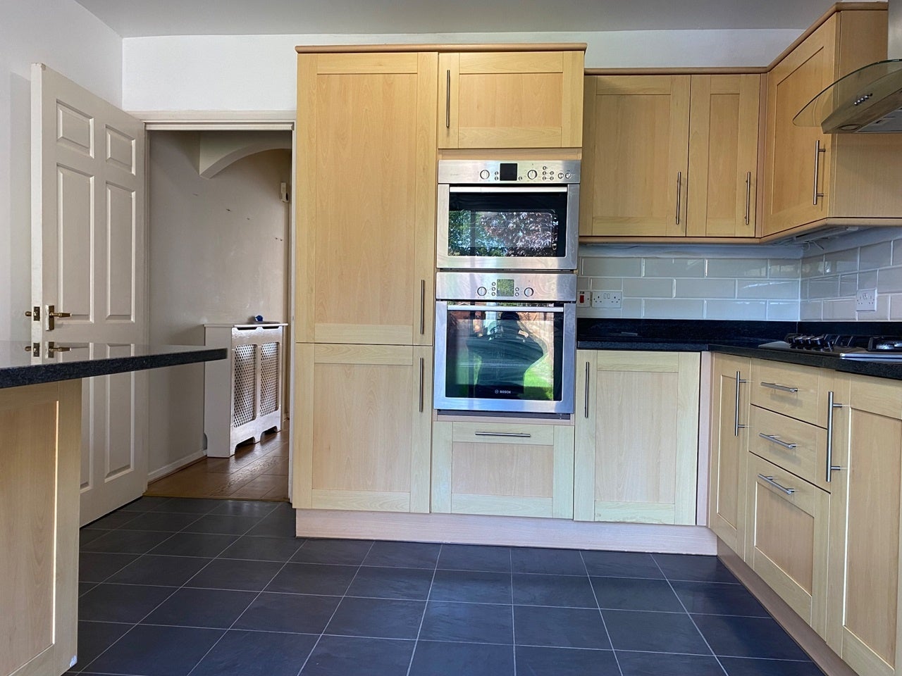 House Chestnut Grove in Greater London