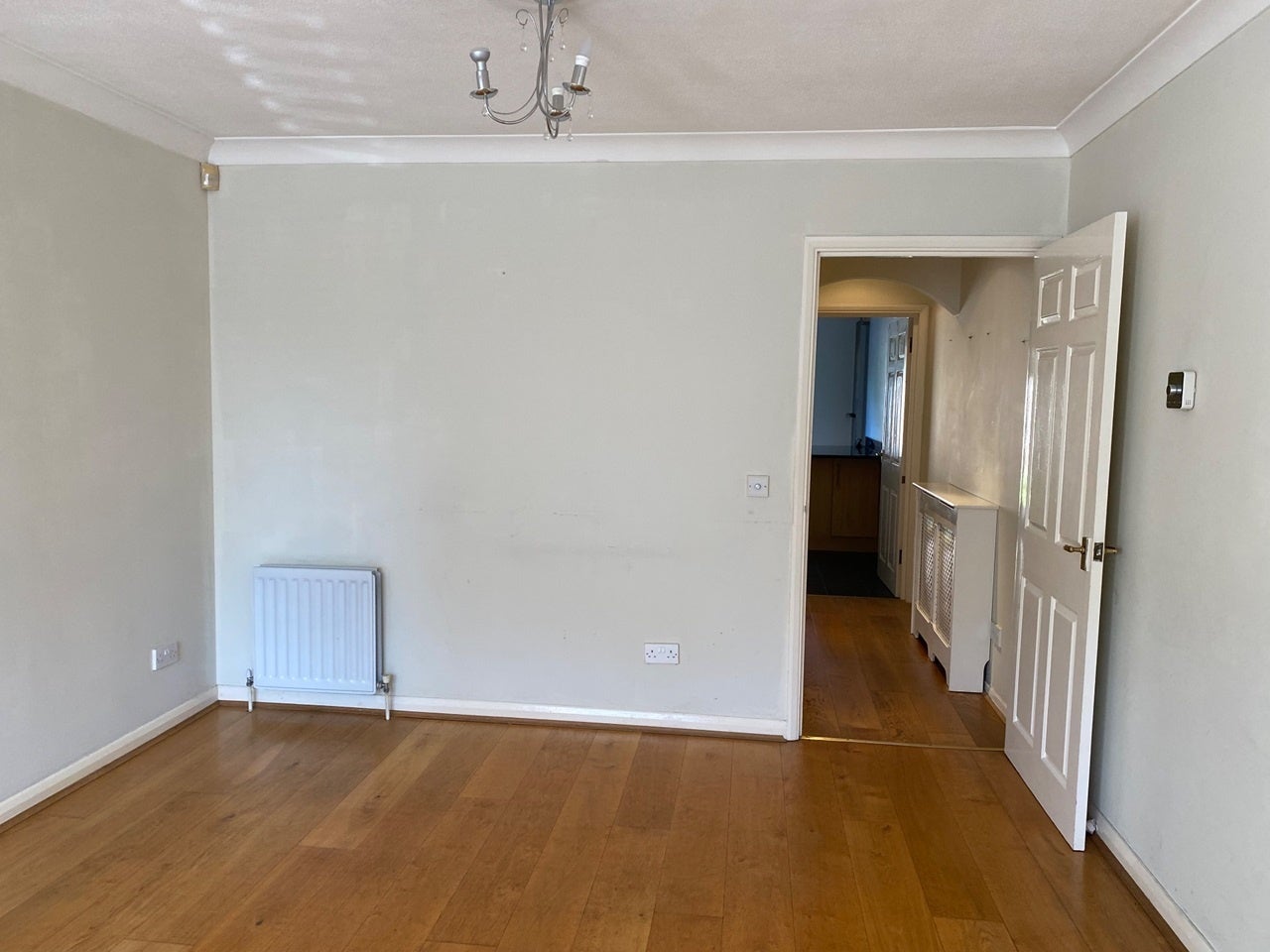 House Chestnut Grove in Greater London