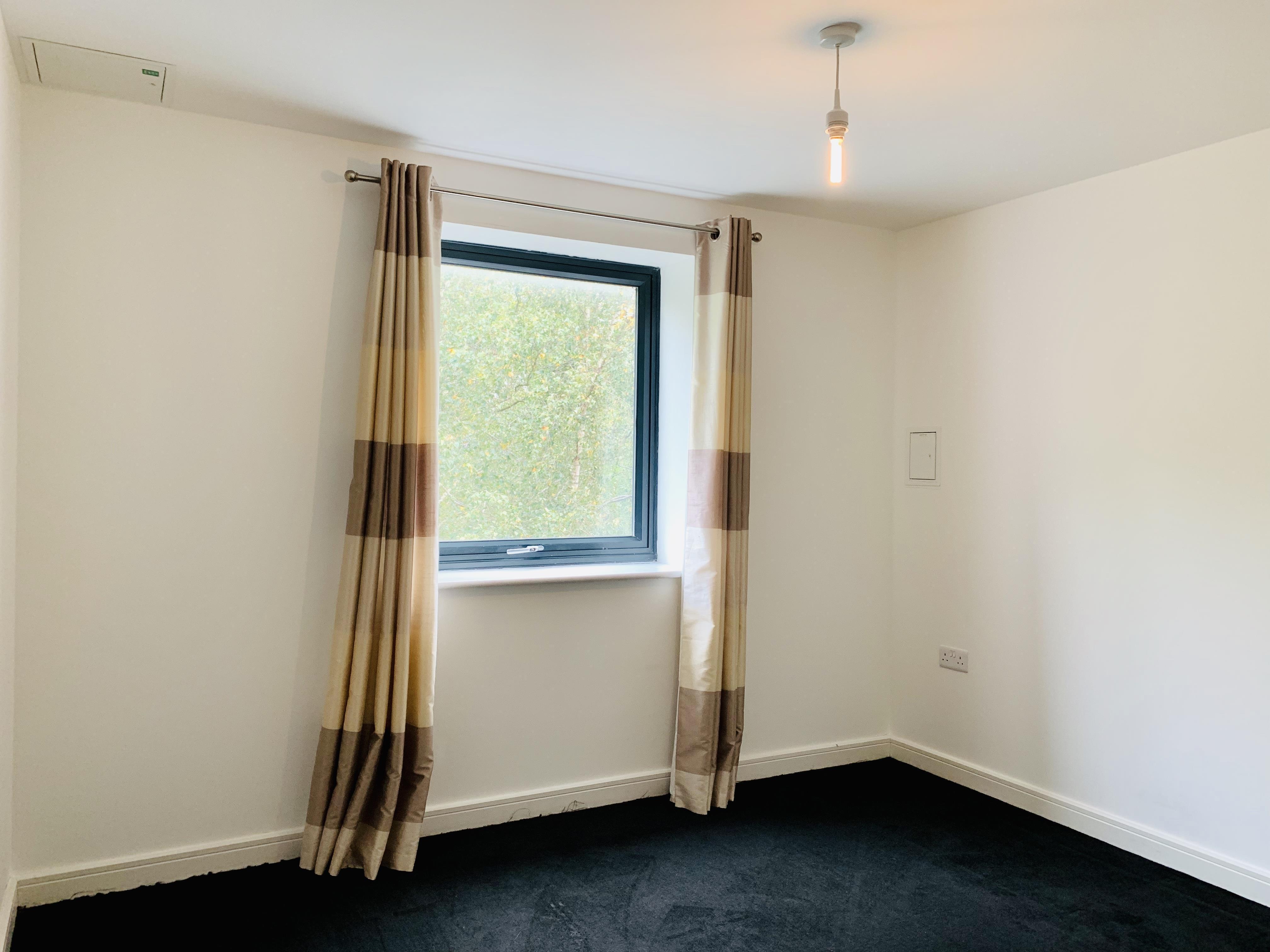 Flat Tunnicliffe Close in Swindon