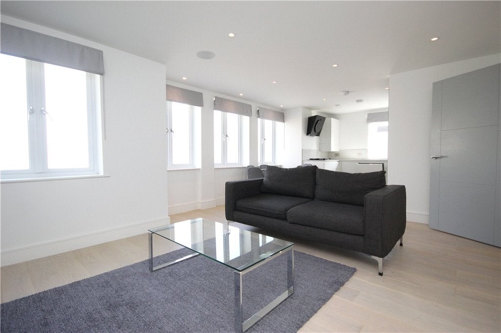 Flat Ealing Green in Greater London