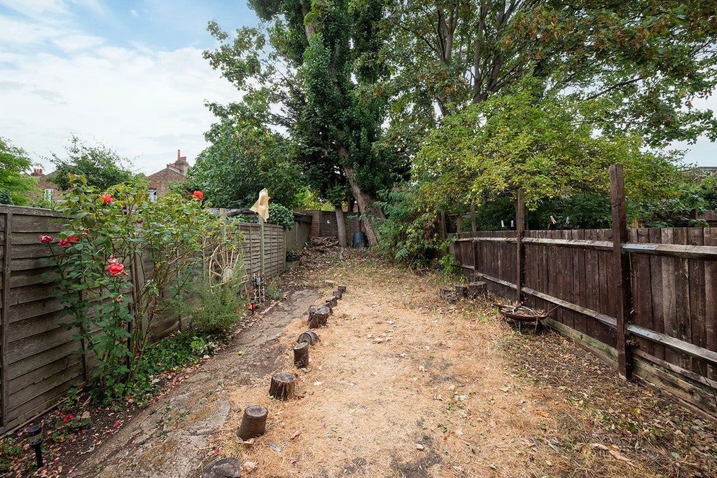 House Kimberley Gardens in Greater London