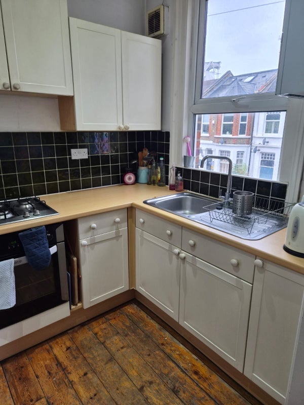 Room Littlebury Road in Greater London