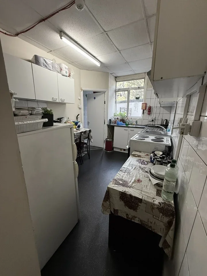 Room Clova Road in Greater London