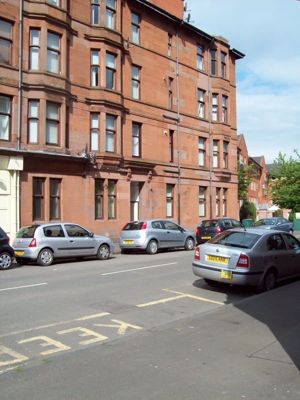 Flat Greenholme Street in Glasgow