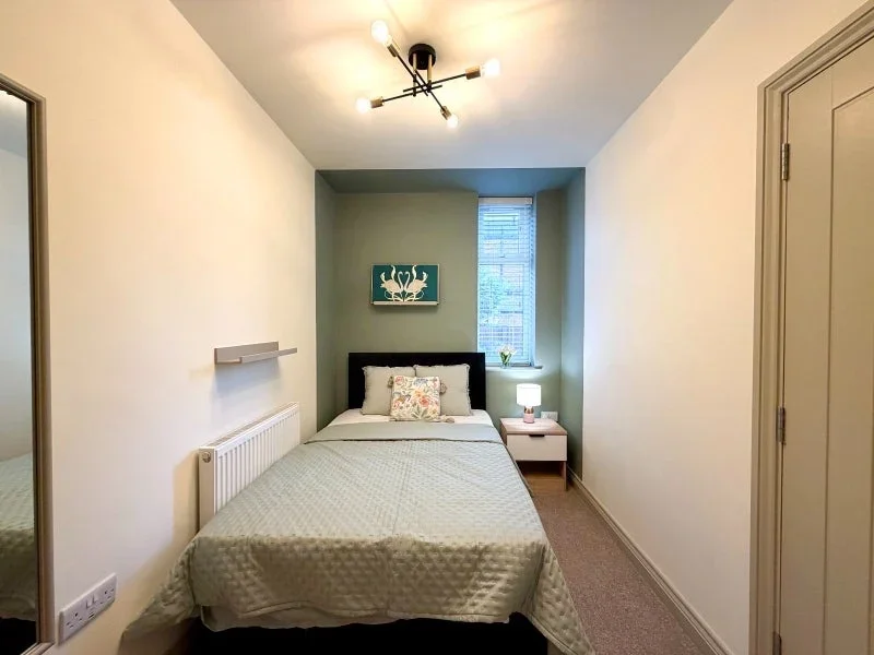 Room Adelaide Road in Cheadle