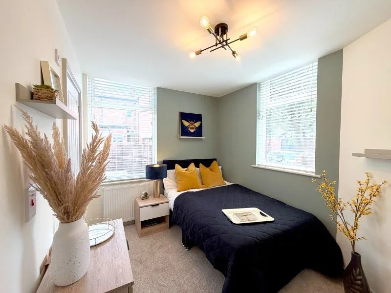 Room Adelaide Road in Cheadle